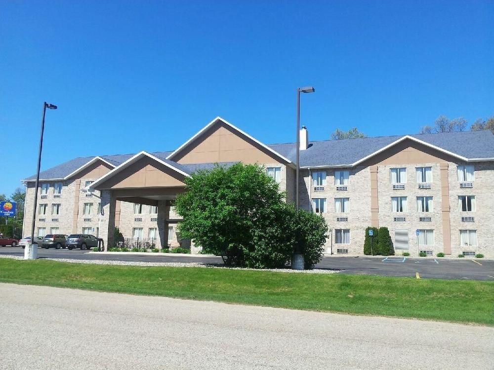 Comfort Inn Whitehall Near Michigan'S Adventure Kültér fotó