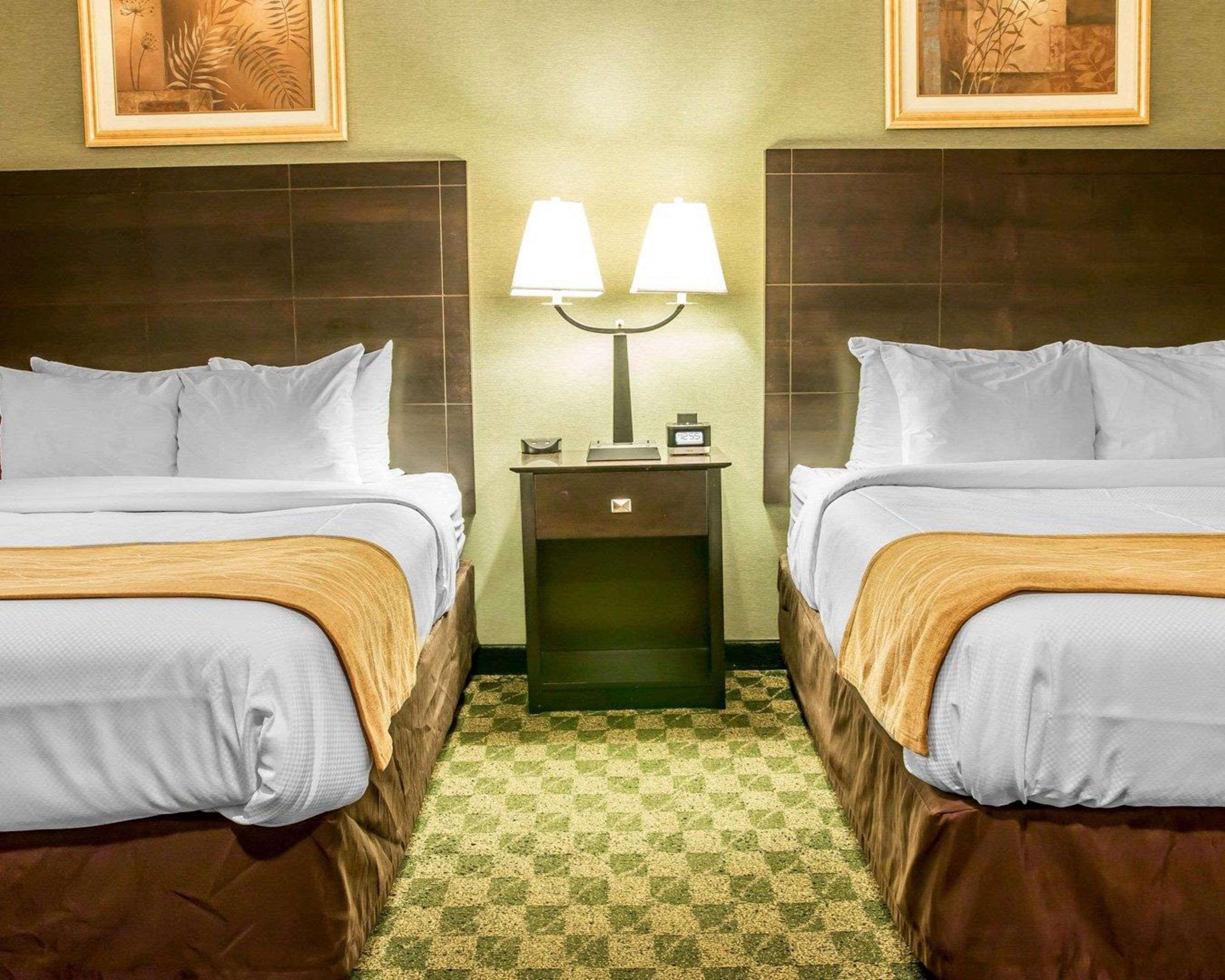 Comfort Inn Whitehall Near Michigan'S Adventure Kültér fotó