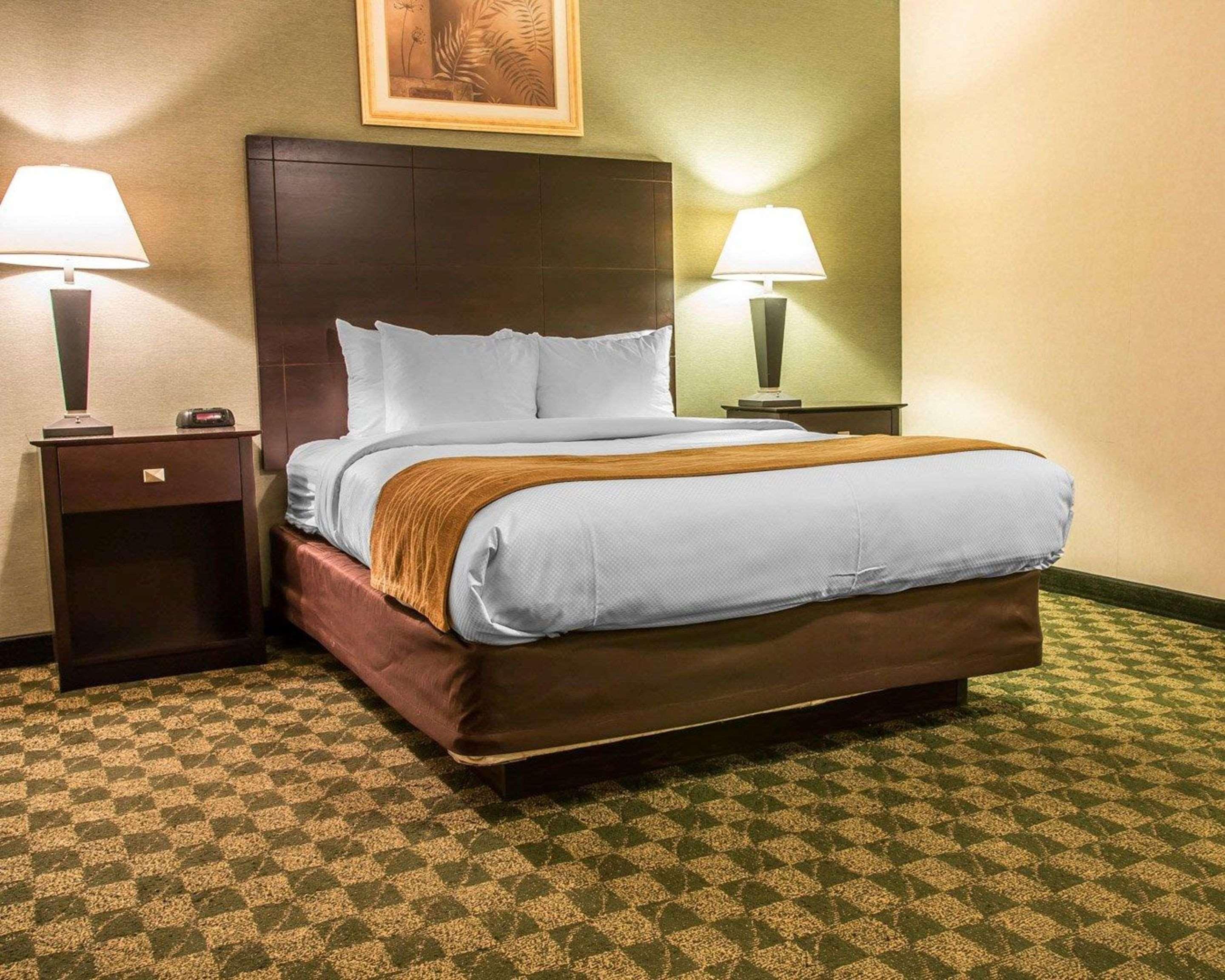 Comfort Inn Whitehall Near Michigan'S Adventure Kültér fotó
