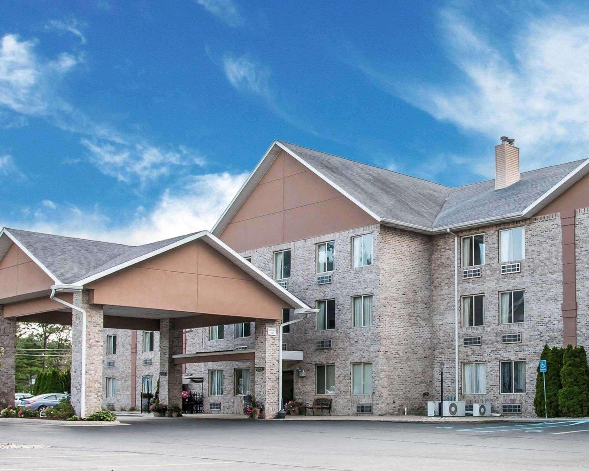 Comfort Inn Whitehall Near Michigan'S Adventure Kültér fotó