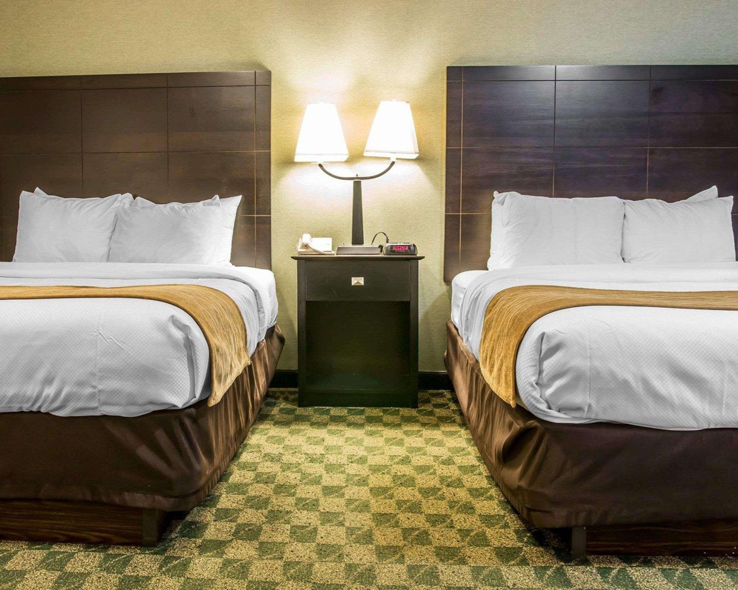 Comfort Inn Whitehall Near Michigan'S Adventure Kültér fotó