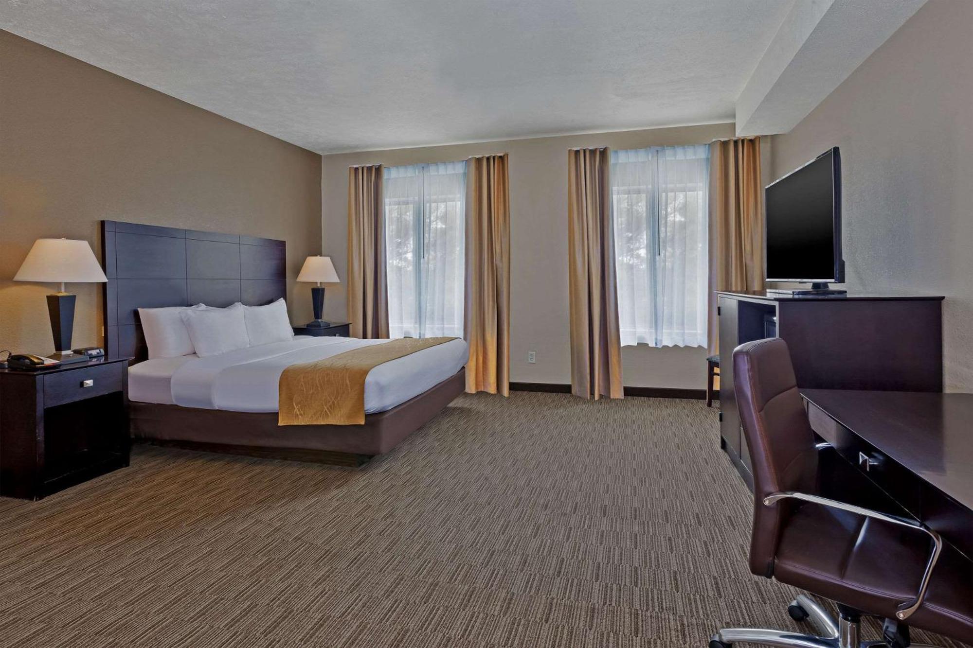 Comfort Inn Whitehall Near Michigan'S Adventure Kültér fotó