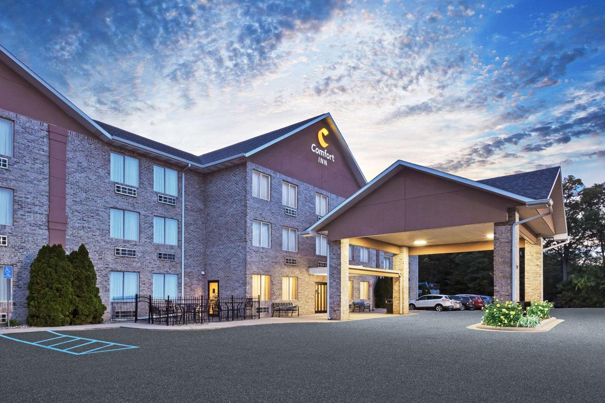 Comfort Inn Whitehall Near Michigan'S Adventure Kültér fotó