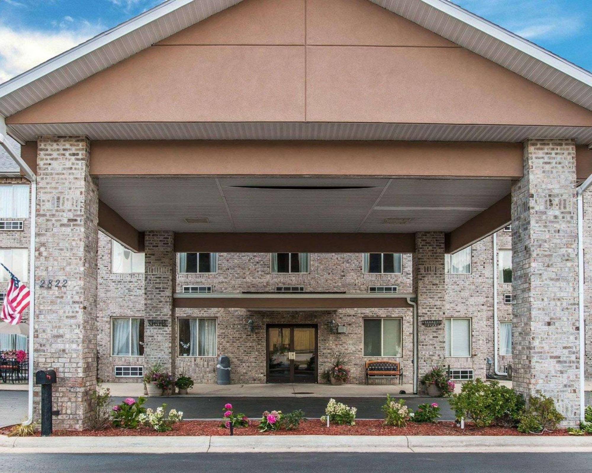 Comfort Inn Whitehall Near Michigan'S Adventure Kültér fotó